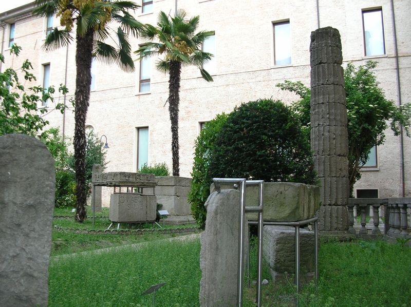 Monumenti di età repubblicana nel Lapidario romano